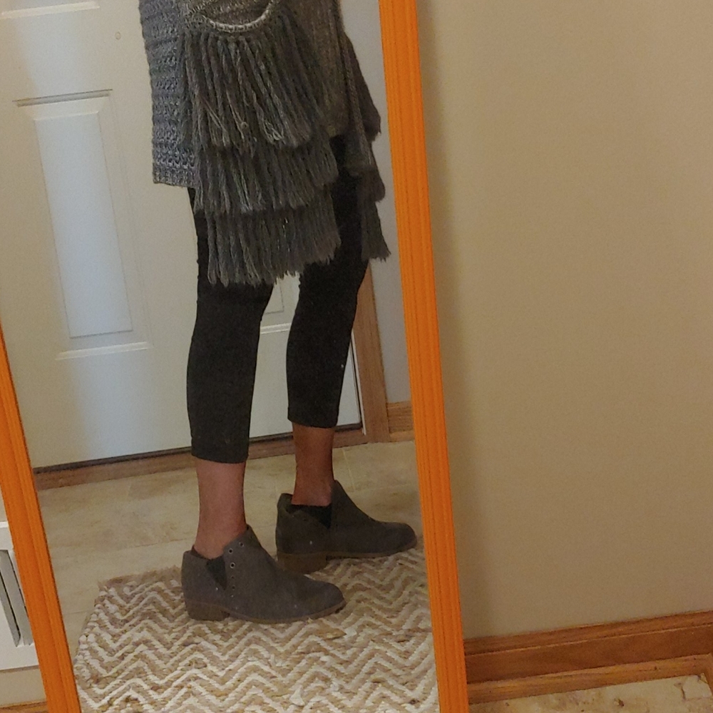 Sweater - Picture 6 of 7